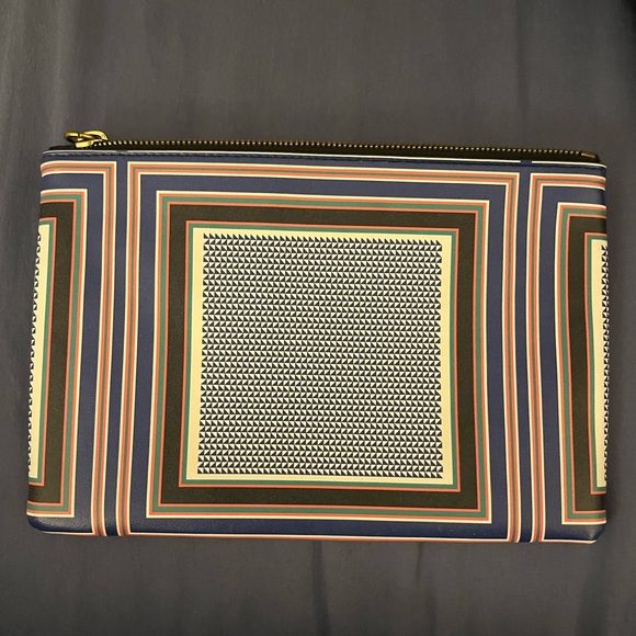 J Crew clutch With Geometric Design - Picture 3 of 4